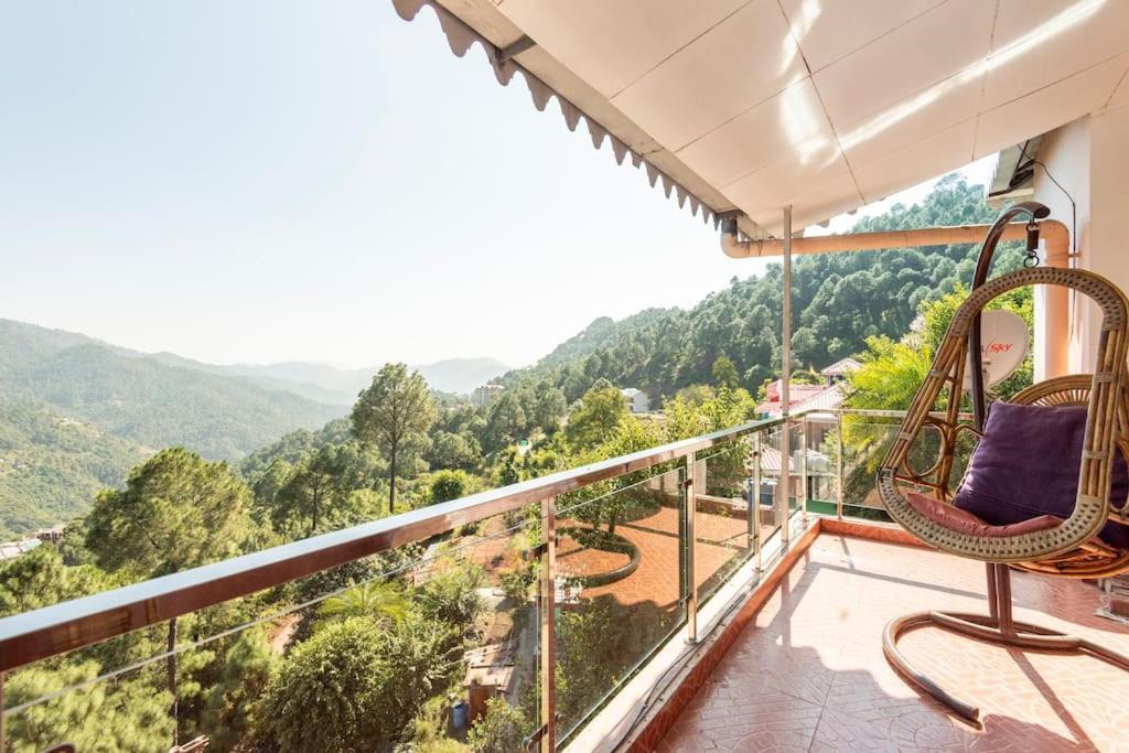 Kasauli Edge Apt With Balcony Kültér fotó