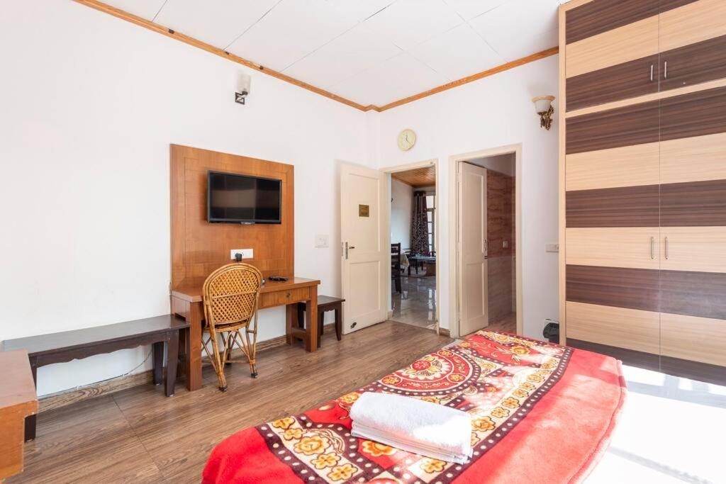 Kasauli Edge Apt With Balcony Kültér fotó