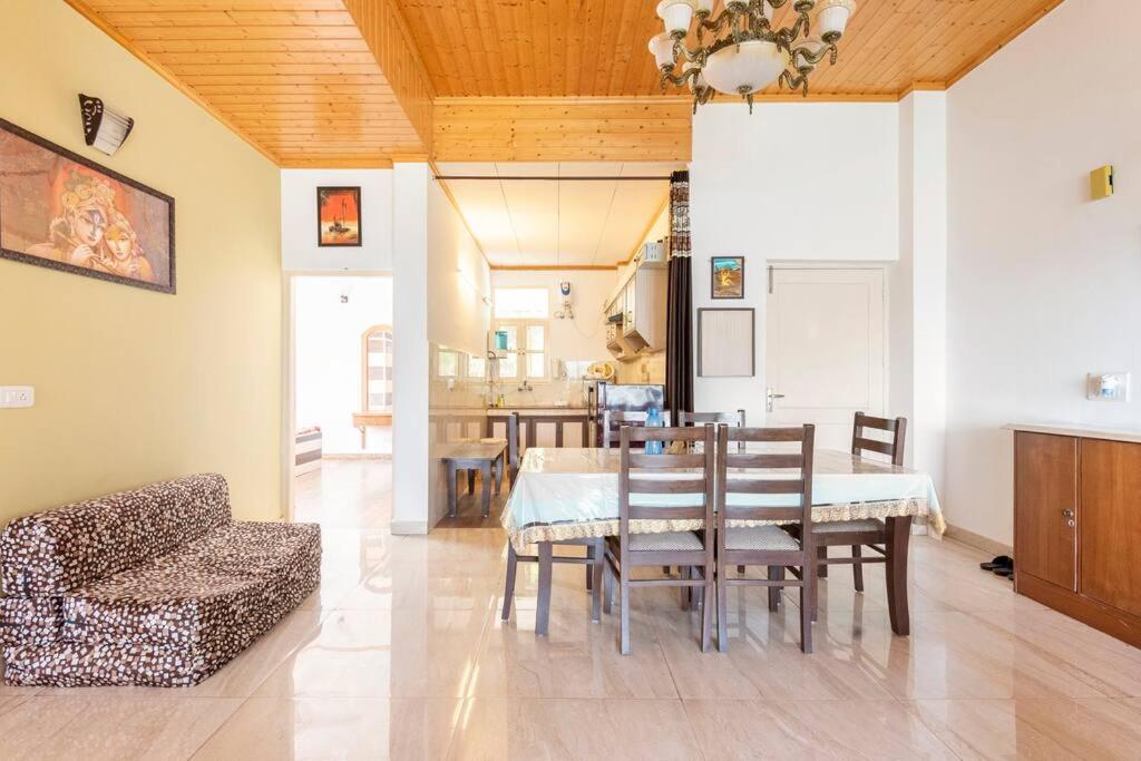 Kasauli Edge Apt With Balcony Kültér fotó